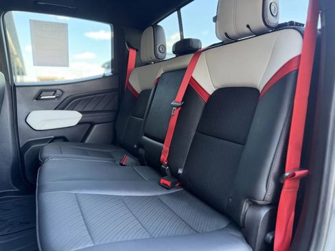 Used 2025 GMC Canyon AT4 w/ AT4X Package image 50