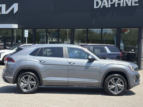 Used 2024 Volkswagen Atlas Cross Sport SEL R-Line AWD/4WD image 3