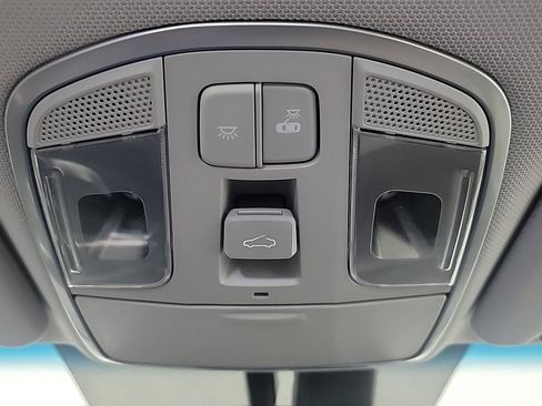 Used 2018 Hyundai Sonata Limited w/ Limited Ultimate Package 03 FWD image 28