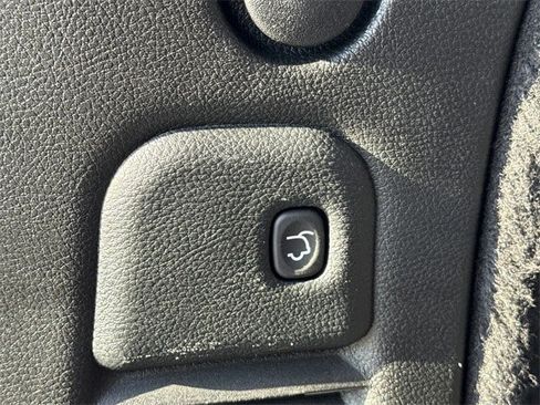 Used 2023 Dodge Durango GT image 17