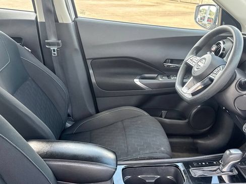 Used 2023 Nissan Kicks SV FWD image 29