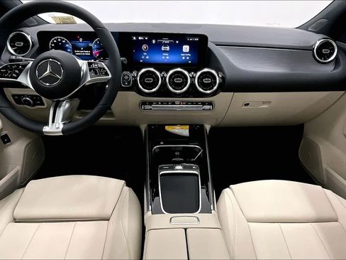 New 2026 Mercedes-Benz GLA 250 4MATIC image 5