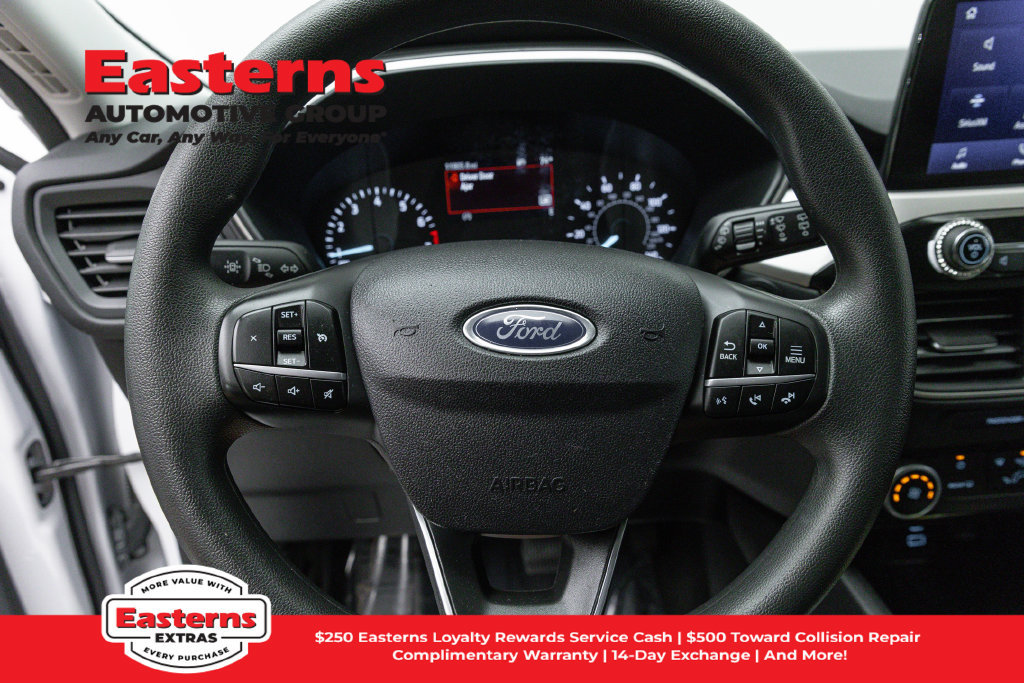Used 2022 Ford Escape SE FWD image 11