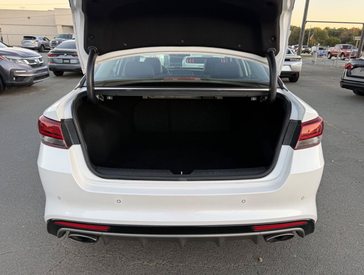 Used 2018 Kia Optima SX FWD image 10