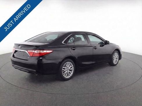 Used 2016 Toyota Camry LE image 6