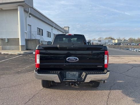 Used 2017 Ford F250 XLT w/ FX4 Off-Road Package image 6