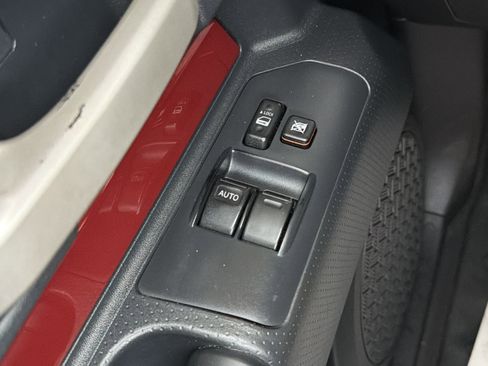 Used 2011 Toyota FJ Cruiser 2WD w/ Upgrade Pkg image 17