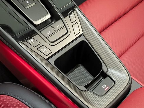 Certified 2026 Porsche 911 Targa 4 GTS AWD/4WD image 33