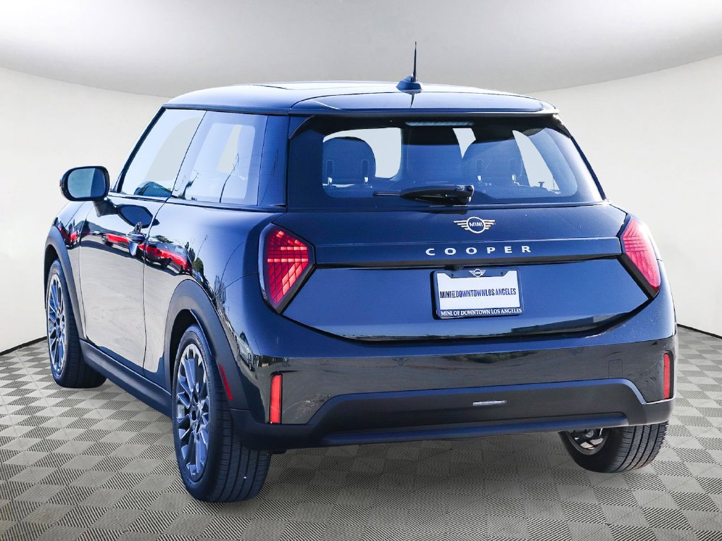 Used 2026 MINI Cooper 2-Door Hardtop FWD image 8