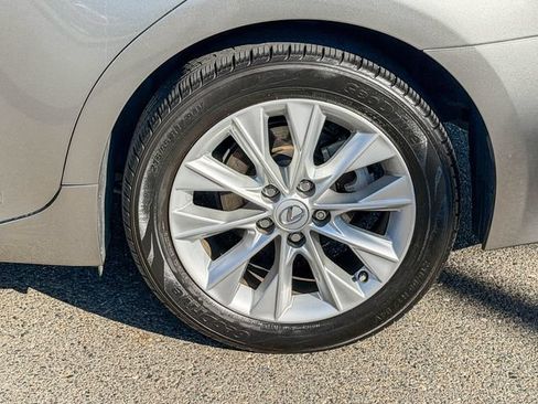 Used 2015 Lexus ES 300h w/ Navigation System Package FWD image 12