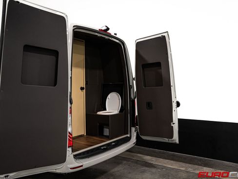 Used 2025 Mercedes-Benz Sprinter 3500 image 17