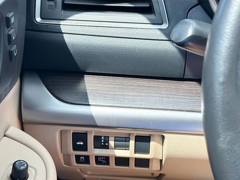 Used 2017 Subaru Legacy 2.5i Limited image 33