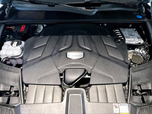 Used 2023 Porsche Cayenne image 24