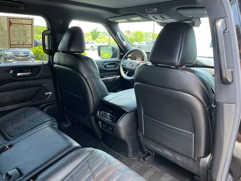 Used 2025 Nissan Armada PRO-4X w/ Pro-4X Premium Package AWD/4WD image 25