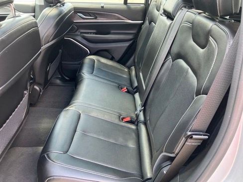 Certified 2023 Jeep Grand Cherokee Limited w/ Luxury Tech Group II AWD/4WD image 25