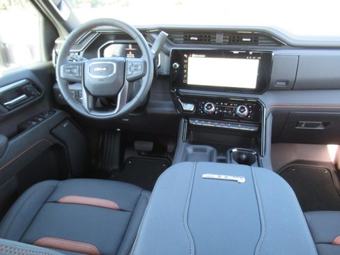 New 2026 GMC Sierra 2500 AT4 w/ AT4 Premium Plus Package AWD/4WD image 17