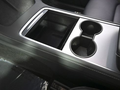 Used 2023 Tesla Model Y Long Range image 30