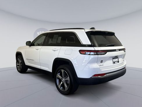 Used 2025 Jeep Grand Cherokee Limited w/ Luxury Tech Group II AWD/4WD image 4