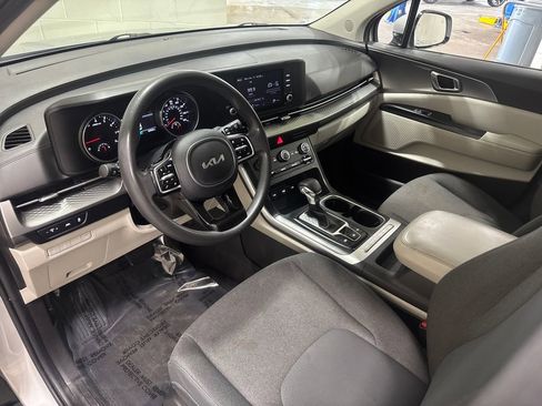 Used 2022 Kia Carnival LX FWD image 47