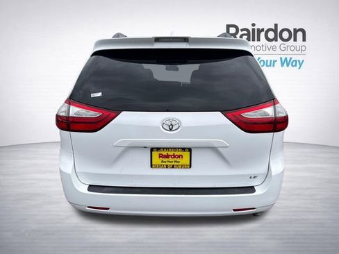 Used 2018 Toyota Sienna LE image 7