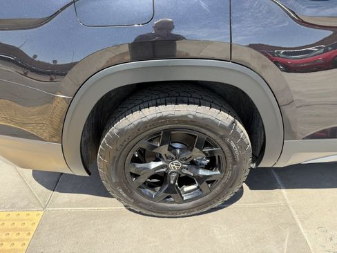 Used 2024 Volkswagen Atlas Peak Edition SEL AWD/4WD image 15