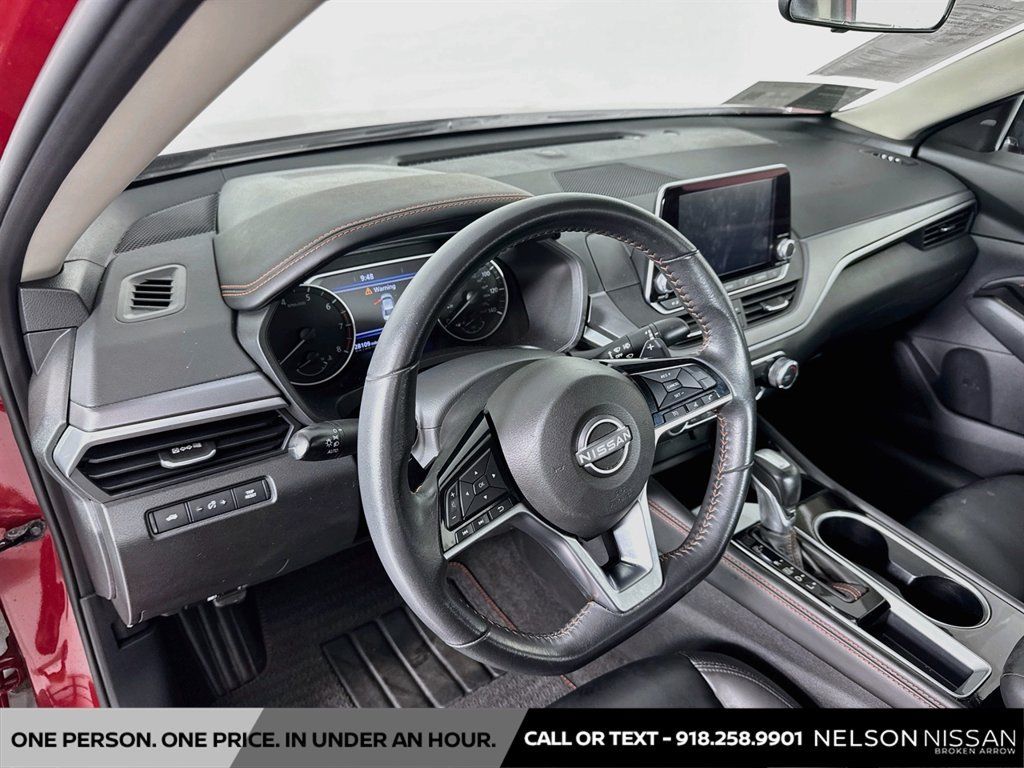 Used 2023 Nissan Altima 2.5 SR FWD image 9