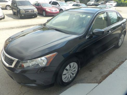 Used 2009 Honda Accord LX image 2