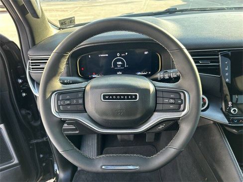 Used 2023 Jeep Wagoneer 4WD image 18