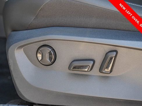 Used 2024 Volkswagen Tiguan SE R-Line image 26