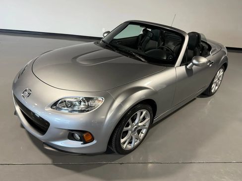 Used 2014 MAZDA MX-5 Miata Grand Touring RWD image 7