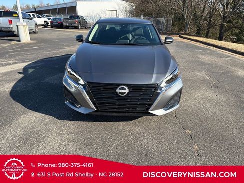 New 2025 Nissan Altima 2.5 SV image 4