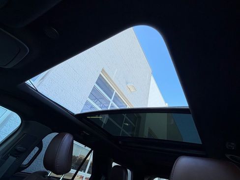 Used 2023 Ford Explorer Platinum w/ Technology Package image 26