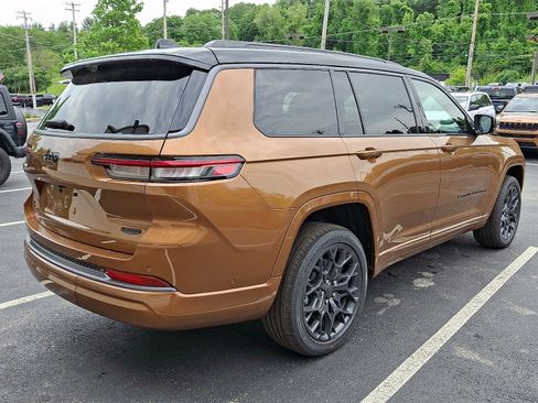 New 2026 Jeep Grand Cherokee L Summit AWD/4WD image 3