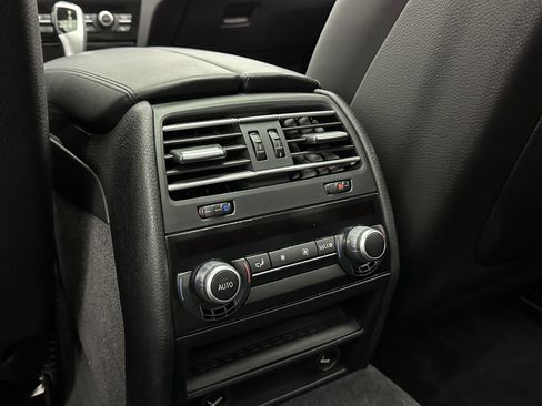 Used 2011 BMW 750i image 28