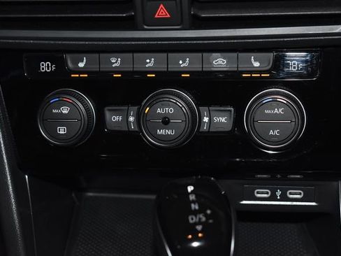 Used 2024 Volkswagen Jetta SE image 16