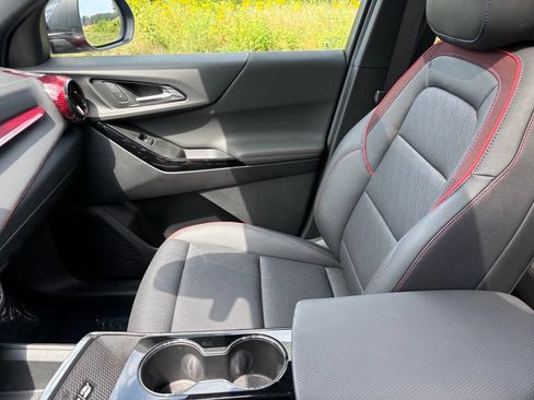Used 2025 Chevrolet Equinox RS w/ Safety and Technology Package AWD/4WD image 17