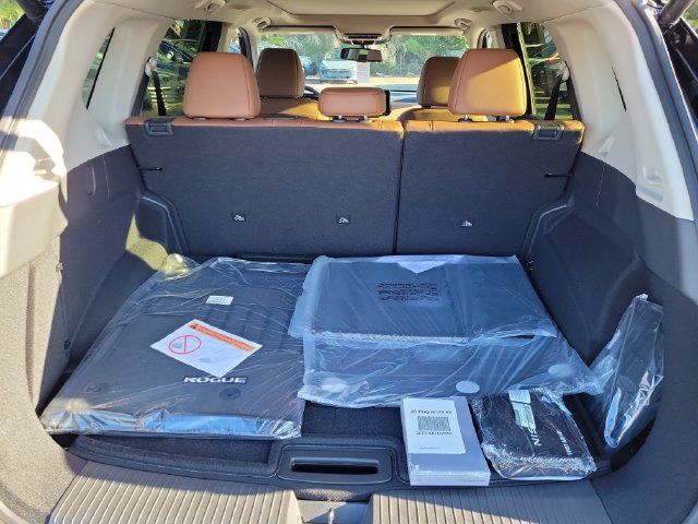 New 2026 Nissan Rogue Platinum w/ Platinum Premium Package AWD/4WD image 9