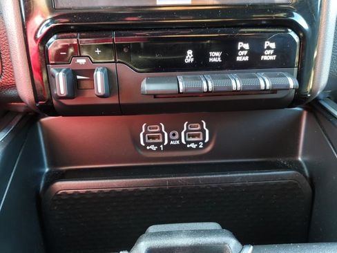 Used 2023 RAM 1500 Laramie AWD/4WD image 29