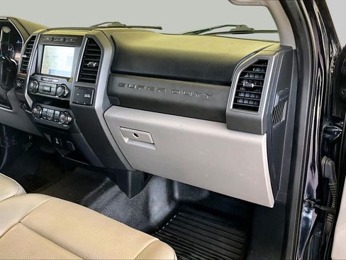 Used 2021 Ford F250 XL w/ STX Appearance Package AWD/4WD image 16
