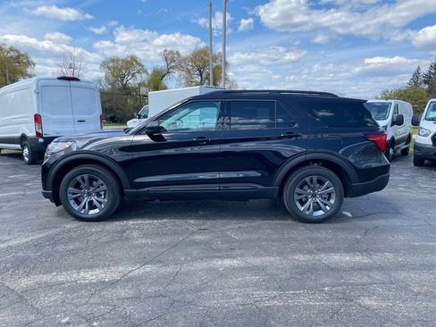 New 2026 Ford Explorer Active w/ Active Comfort Package AWD/4WD image 2