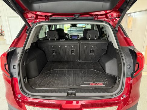 Used 2018 GMC Terrain SLE w/ Driver Convenience Package AWD/4WD image 14