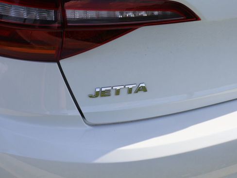 Used 2019 Volkswagen Jetta SE FWD image 15