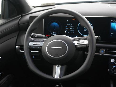 Certified 2025 Hyundai Santa Cruz SEL image 16