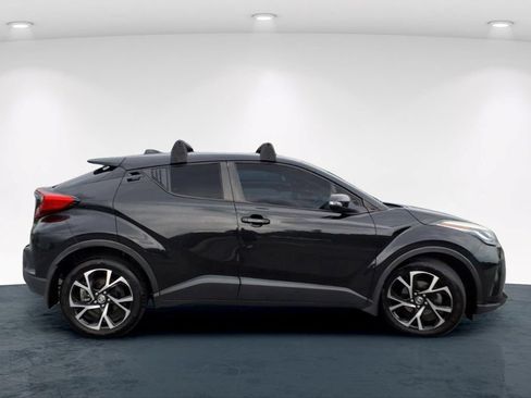 Used 2021 Toyota C-HR XLE FWD image 7