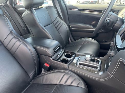 Used 2023 Chrysler 300 C image 15