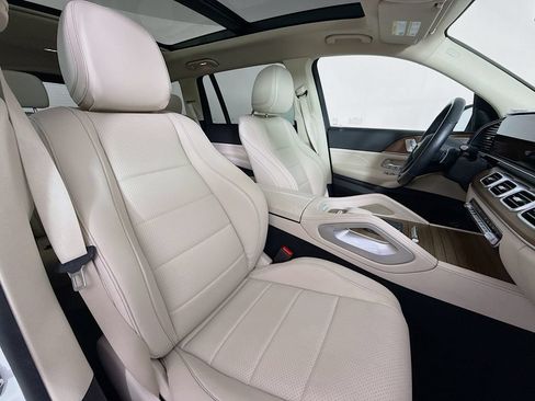 Used 2024 Mercedes-Benz GLS 450 4MATIC image 30
