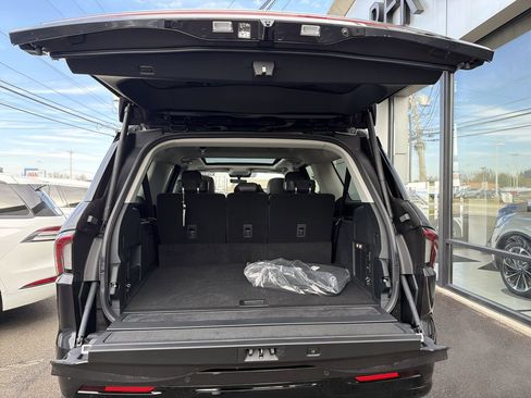 New 2025 Lincoln Navigator L Reserve image 12