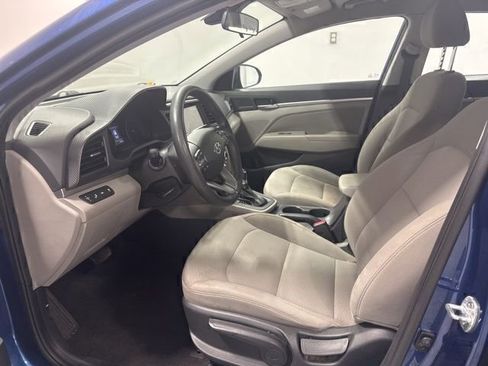 Used 2020 Hyundai Elantra SEL image 12