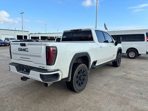 Used 2024 GMC Sierra 2500 AT4 w/ AT4 Premium Plus Package AWD/4WD image 5