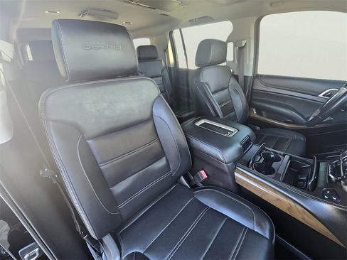 Used 2019 GMC Yukon XL Denali w/ Denali Ultimate Package image 5
